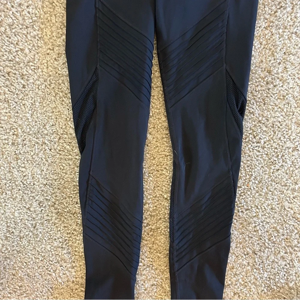 IVY PARK Leggings with Mesh and‎ Moto Detailing and Flip Belt Zipper Pocket